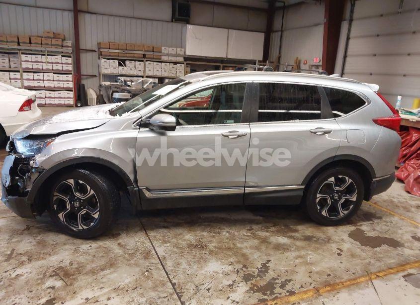 Photo 14 of 2018 Honda Cr-v TOURING (VIN 7FARW2H98JE005913)