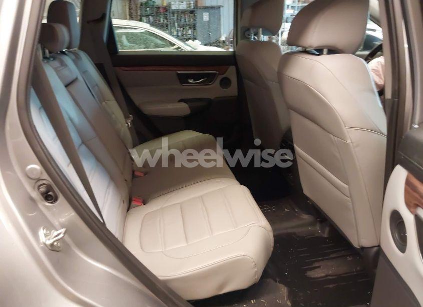 Photo 8 of 2018 Honda Cr-v TOURING (VIN 7FARW2H98JE005913)