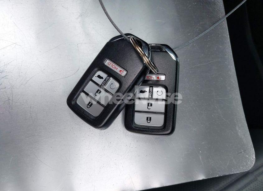 Photo 11 of 2018 Honda Cr-v TOURING (VIN 7FARW2H9XJE082105)