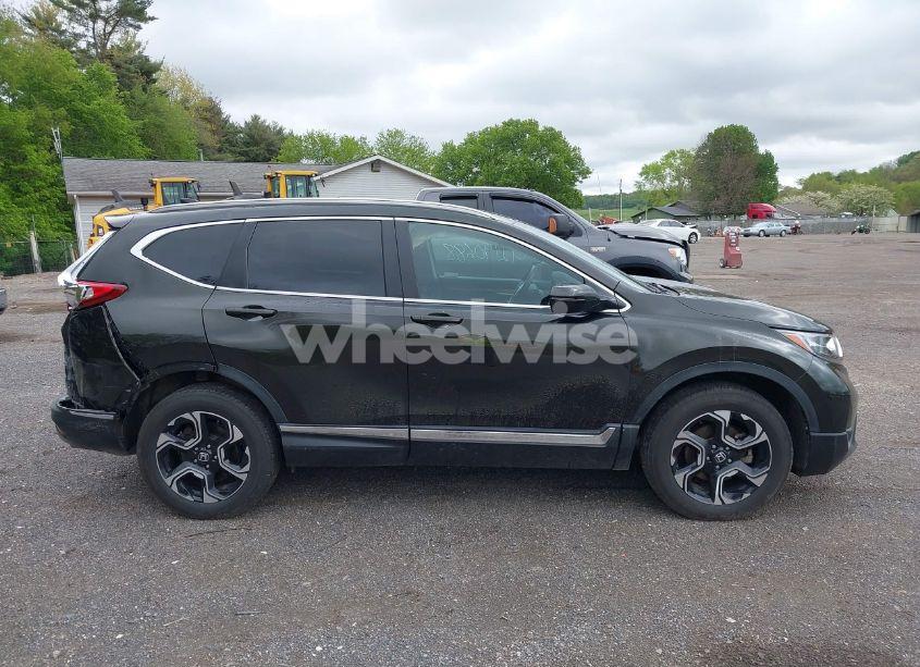 Photo 13 of 2018 Honda Cr-v TOURING (VIN 7FARW2H9XJE082105)