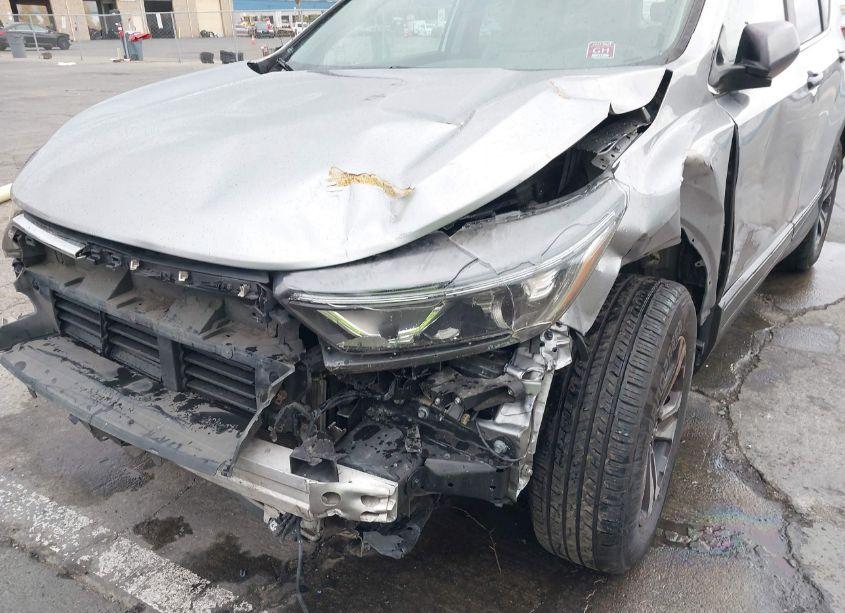 Photo 6 of 2017 Honda Cr-v LX (VIN 7FARW5H31HE006022)