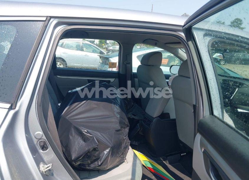 Photo 8 of 2017 Honda Cr-v LX (VIN 7FARW5H31HE008076)