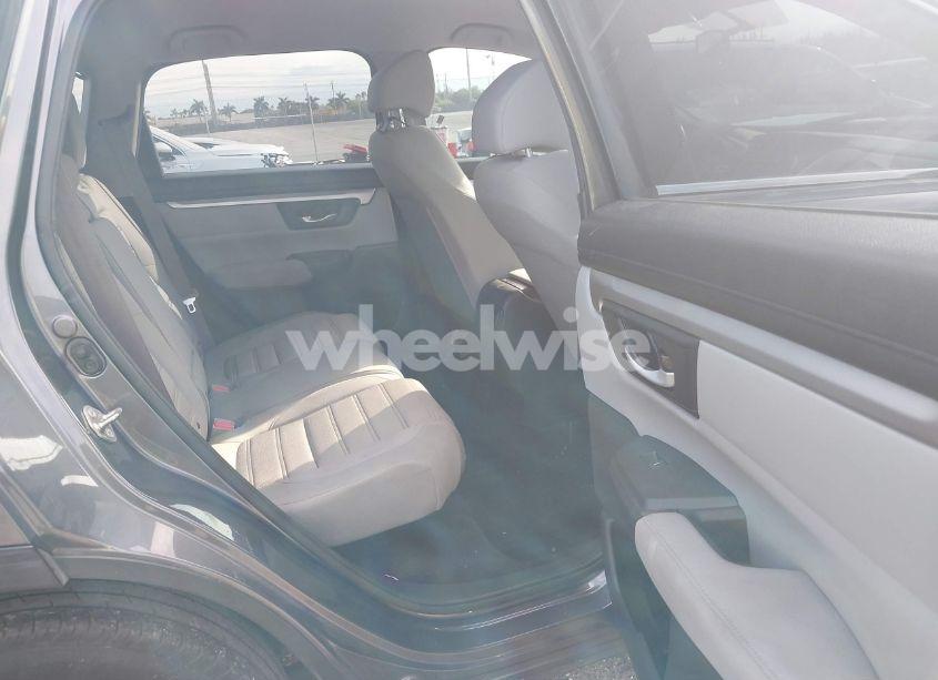 Photo 8 of 2017 Honda Cr-v LX (VIN 7FARW5H34HE004572)