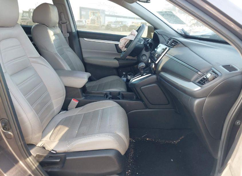 Photo 5 of 2017 Honda Cr-v LX (VIN 7FARW5H34HE010713)