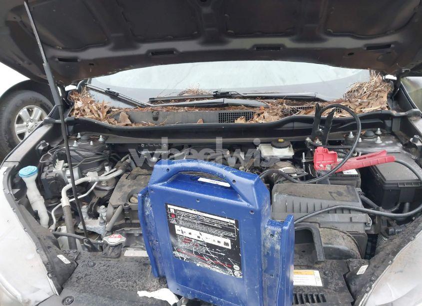 Photo 10 of 2017 Honda Cr-v LX (VIN 7FARW5H37HE003867)