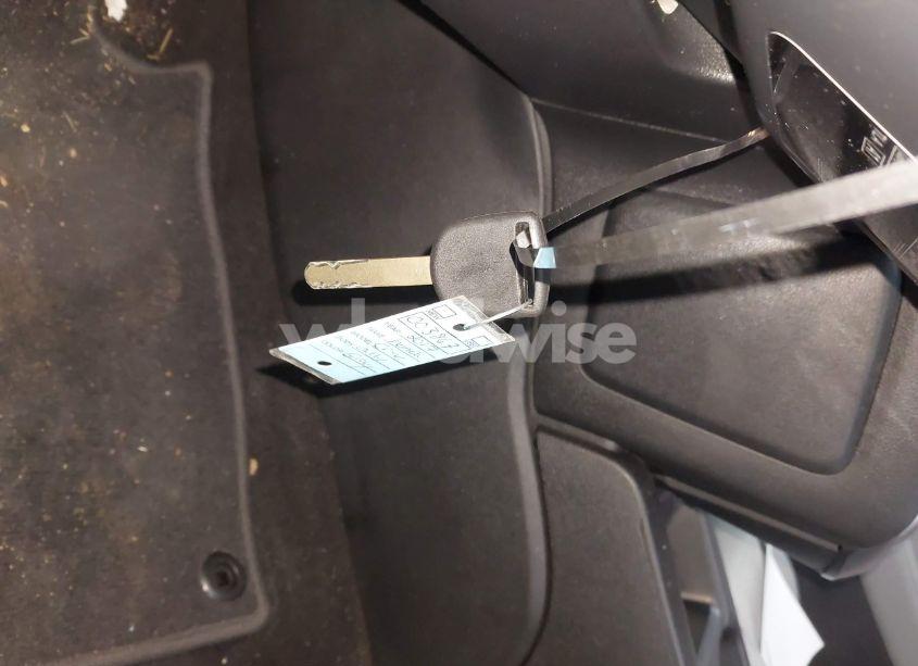 Photo 11 of 2017 Honda Cr-v LX (VIN 7FARW5H37HE003867)