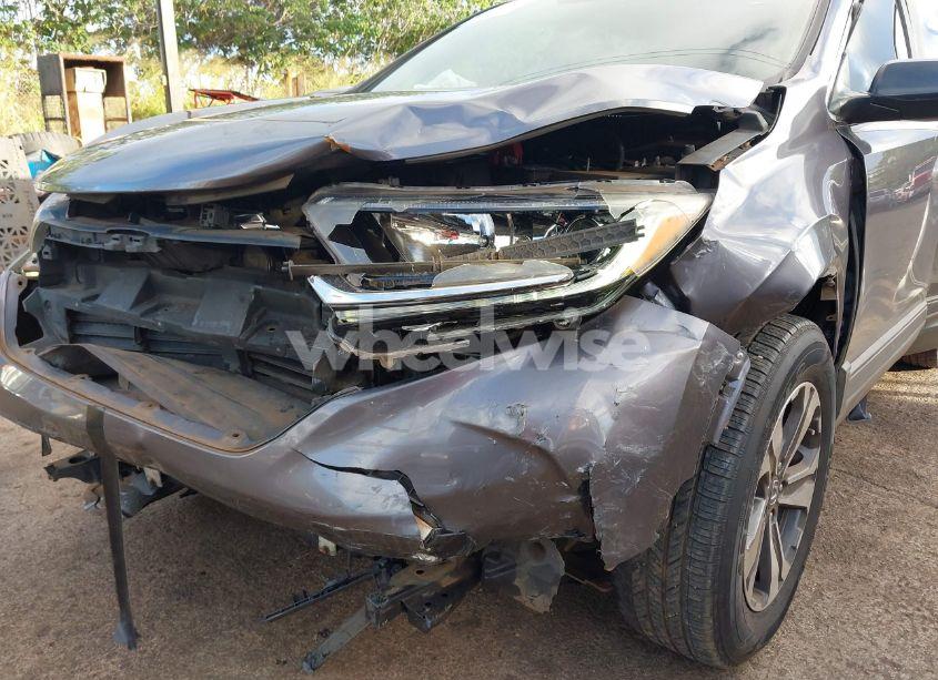 Photo 6 of 2017 Honda Cr-v LX (VIN 7FARW5H38HE004333)