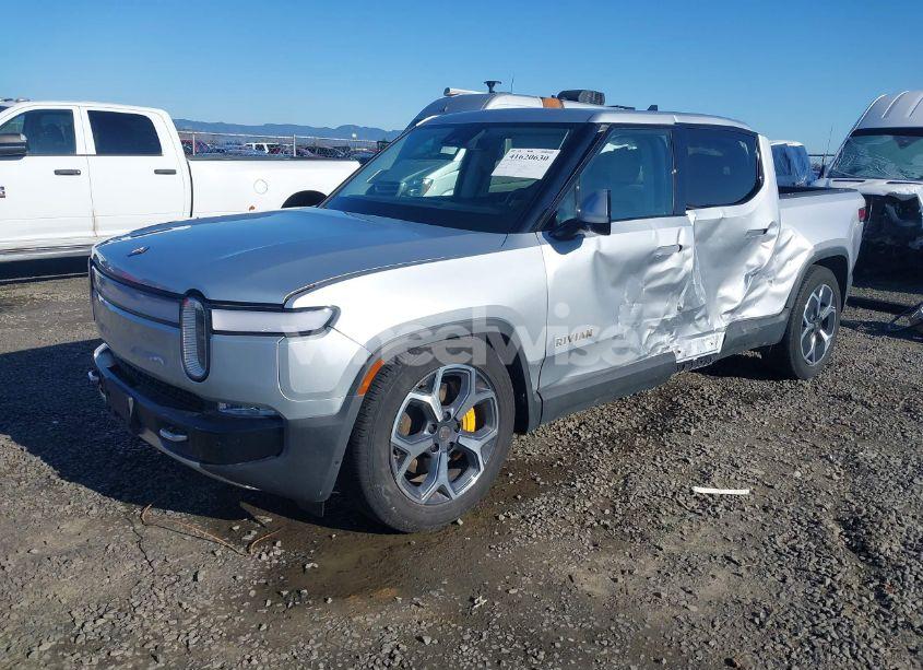 Photo 2 of 2023 Rivian R1t ADVENTURE QUAD MOTOR LARGE PACK (VIN 7FCTGAAA0PN021864)