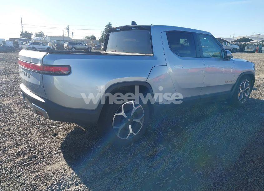 Photo 4 of 2023 Rivian R1t ADVENTURE QUAD MOTOR LARGE PACK (VIN 7FCTGAAA0PN021864)