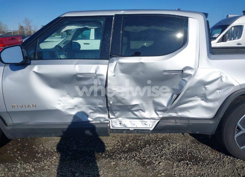 Photo 6 of 2023 Rivian R1t ADVENTURE QUAD MOTOR LARGE PACK (VIN 7FCTGAAA0PN021864)