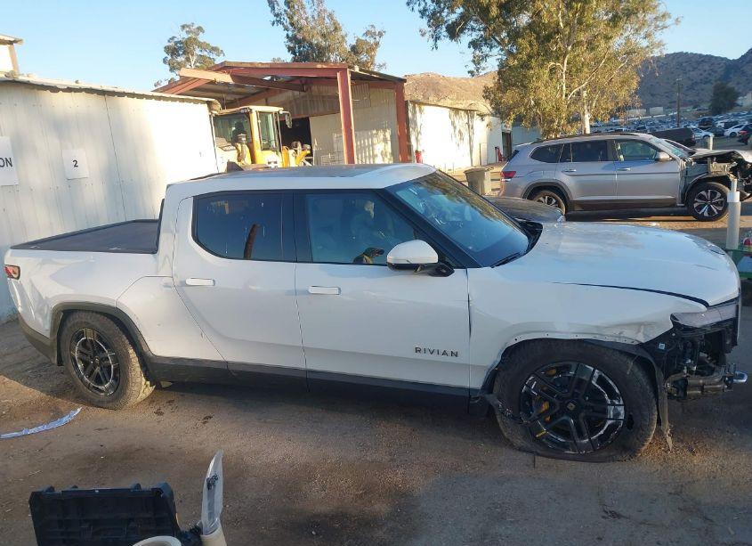 Photo 13 of 2023 Rivian R1t ADVENTURE QUAD MOTOR LARGE PACK (VIN 7FCTGAAA6PN023232)