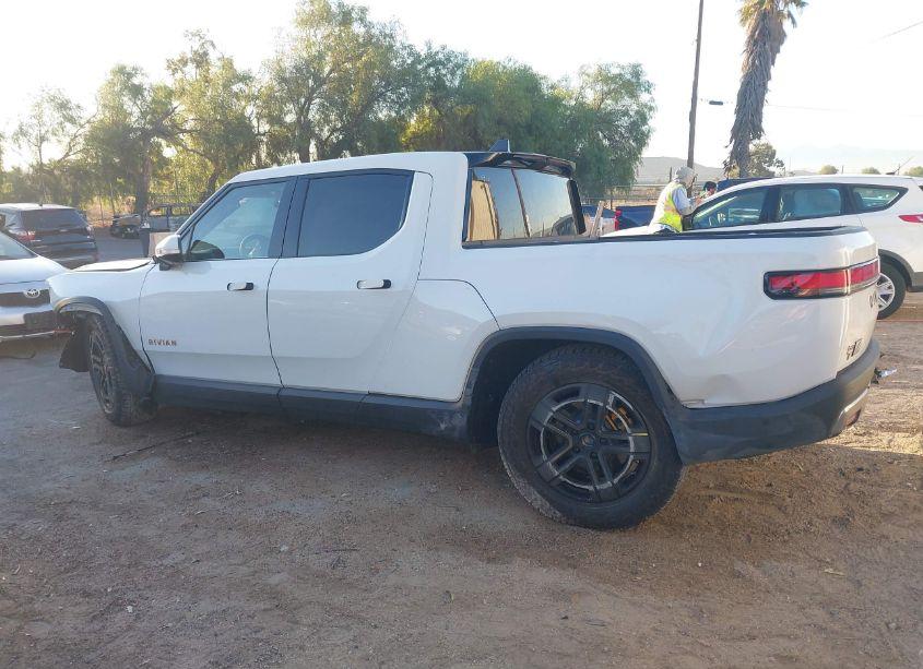 Photo 14 of 2023 Rivian R1t ADVENTURE QUAD MOTOR LARGE PACK (VIN 7FCTGAAA6PN023232)