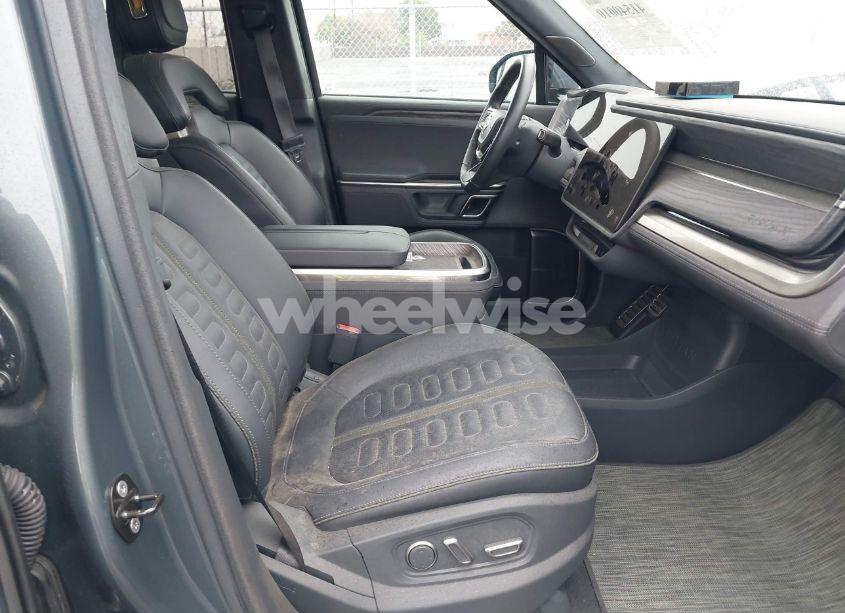 Photo 5 of 2022 Rivian R1t ADVENTURE (VIN 7FCTGAAA7NN016044)