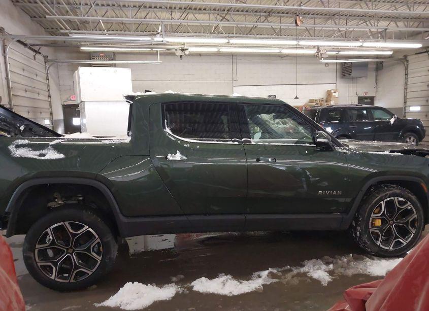 Photo 14 of 2023 Rivian R1t ADVENTURE QUAD MOTOR LARGE PACK (VIN 7FCTGAAAXPN017935)