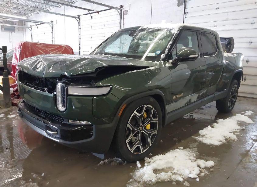 Photo 2 of 2023 Rivian R1t ADVENTURE QUAD MOTOR LARGE PACK (VIN 7FCTGAAAXPN017935)