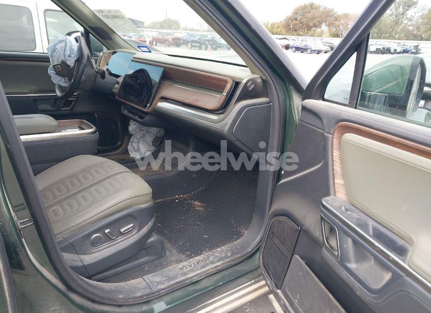 Photo 5 of 2023 Rivian R1t ADVENTURE/ADVENTURE DUAL MOTOR LARGE PACK/ADVENTURE DUAL MOTOR MAX PACK (VIN 7FCTGBAA6PN027609)