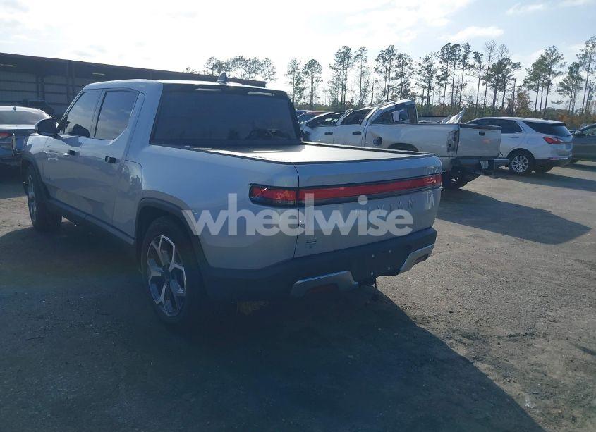 Photo 3 of 2024 Rivian R1t ADVENTURE/ADVENTURE DUAL MOTOR LARGE PACK/ADVENTURE DUAL MOTOR PERF LARGE PACK (VIN 7FCTGBAA8RN034001)