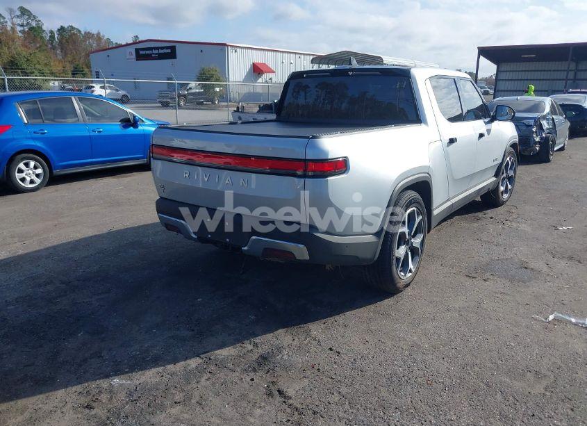 Photo 4 of 2024 Rivian R1t ADVENTURE/ADVENTURE DUAL MOTOR LARGE PACK/ADVENTURE DUAL MOTOR PERF LARGE PACK (VIN 7FCTGBAA8RN034001)