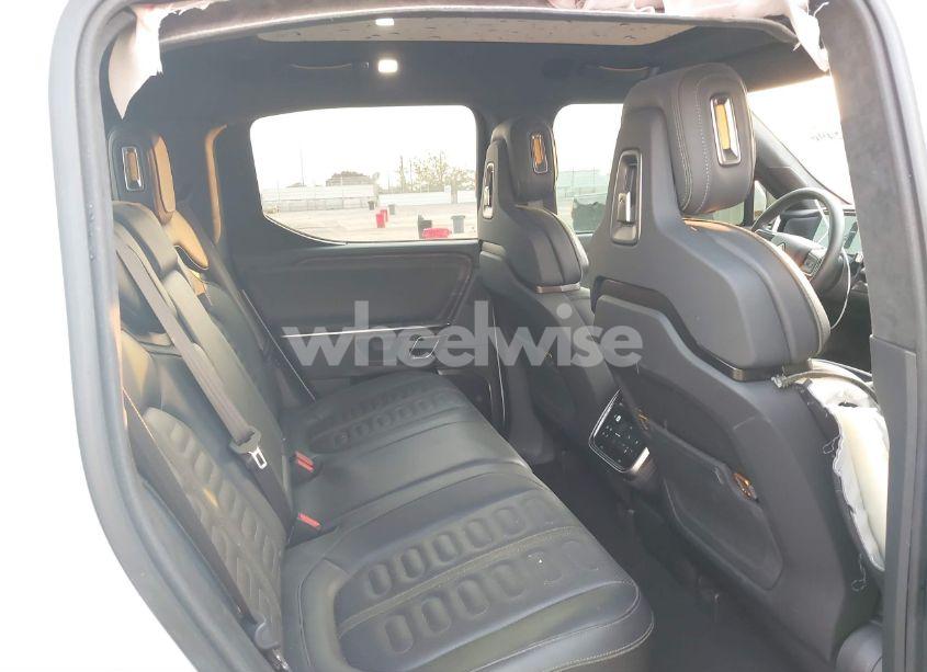 Photo 8 of 2024 Rivian R1t ADVENTURE/ADVENTURE DUAL MOTOR LARGE PACK/ADVENTURE DUAL MOTOR PERF LARGE PACK (VIN 7FCTGBAA8RN034385)