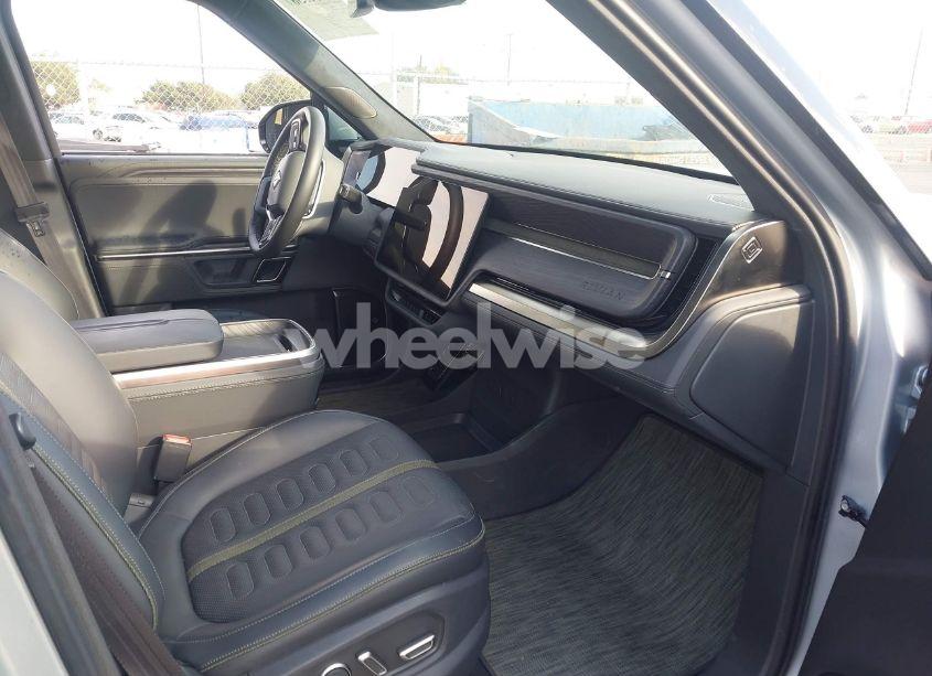 Photo 5 of 2024 Rivian R1t ADVENTURE DUAL MOTOR LARGE PACK/ADVENTURE DUAL MOTOR PERF LARGE PACK (VIN 7FCTGBAAXRN032590)