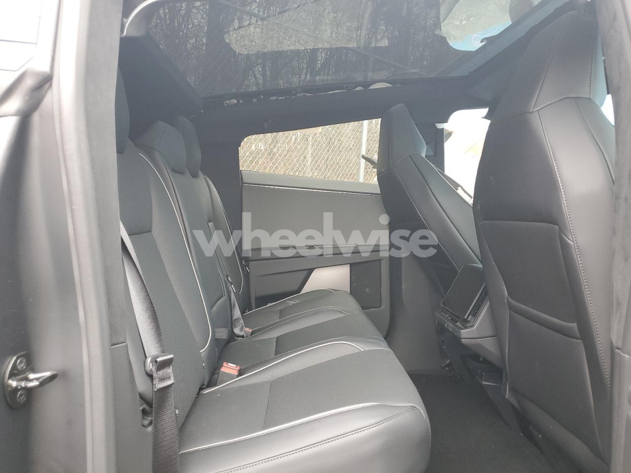 Photo 11 of 2025 TESLA CYBERTRUCK (VIN 7G2CEHED0SA079712)