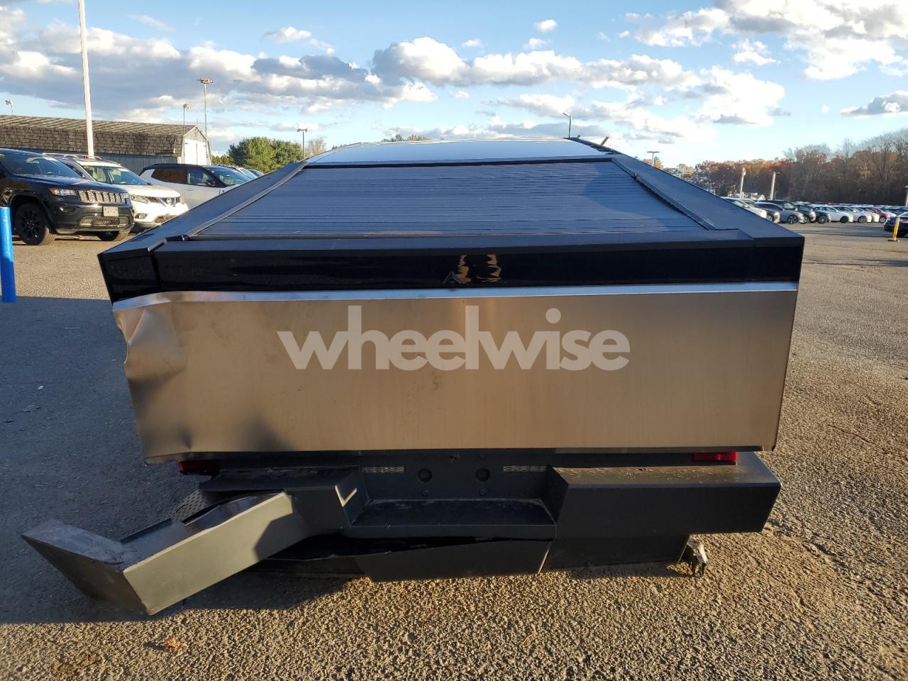 Photo 6 of 2025 TESLA CYBERTRUCK (VIN 7G2CEHED0SA079712)