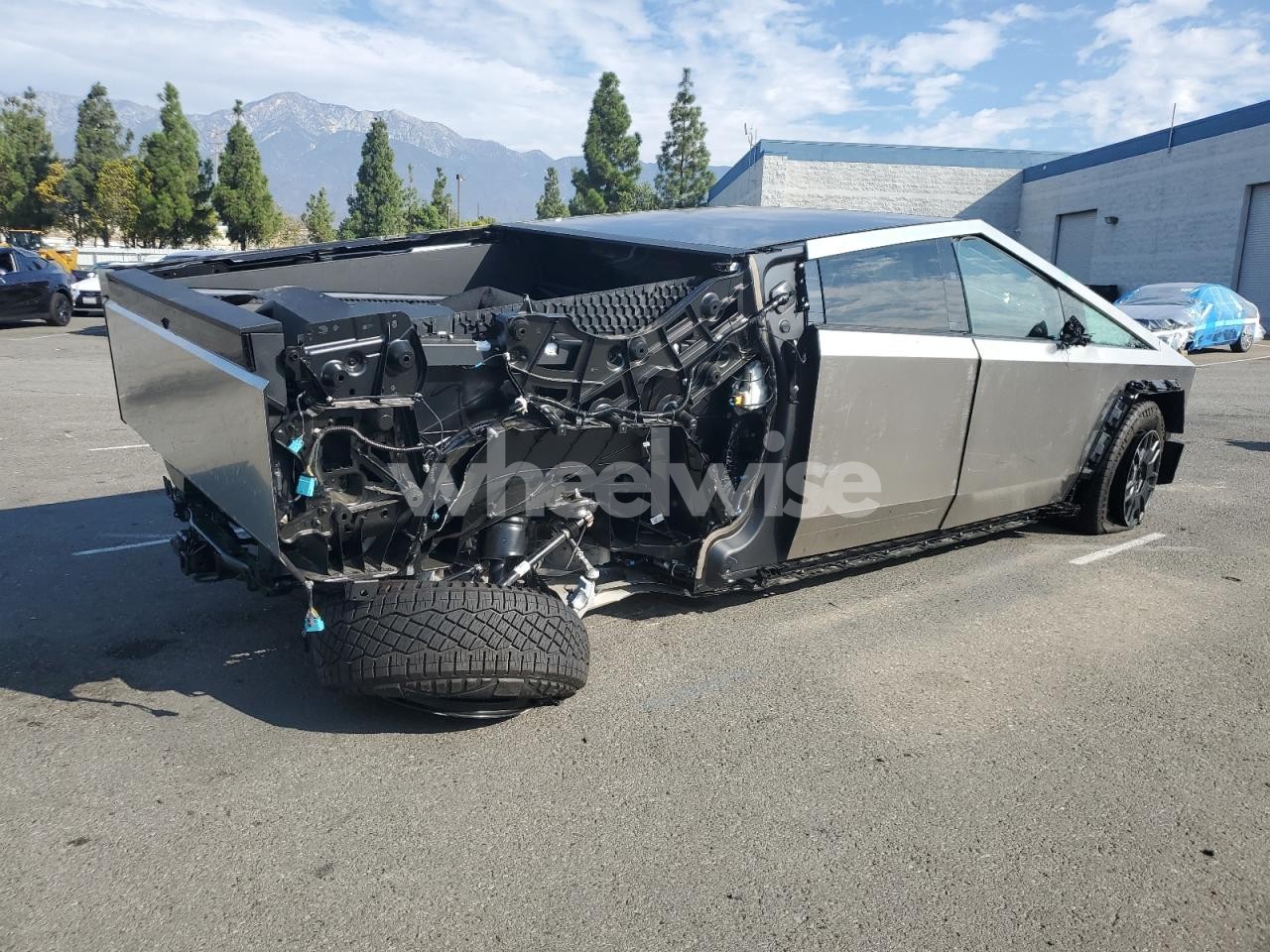 Photo 3 of 2025 TESLA CYBERTRUCK (VIN 7G2CEHED3SA075878)