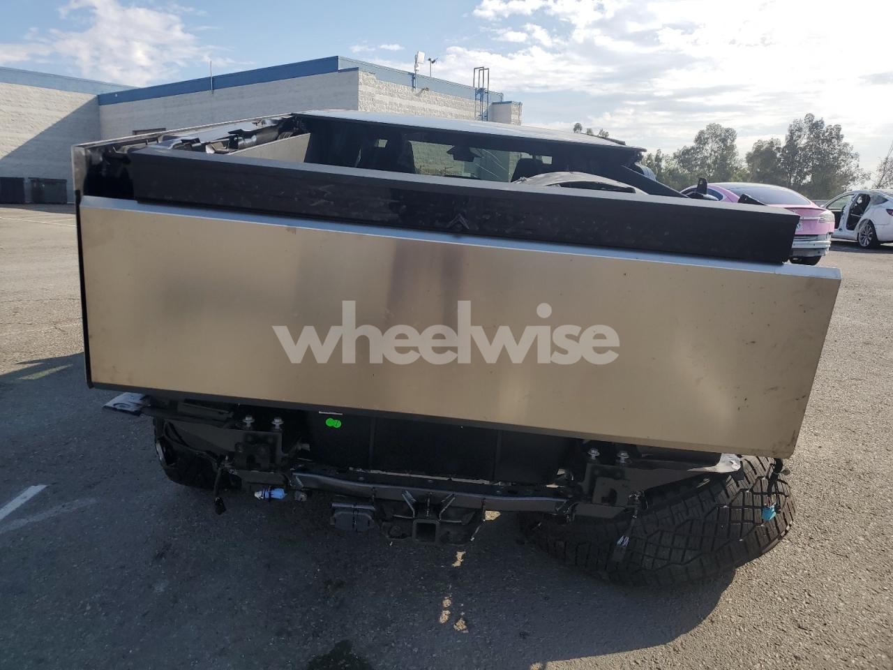 Photo 6 of 2025 TESLA CYBERTRUCK (VIN 7G2CEHED3SA075878)