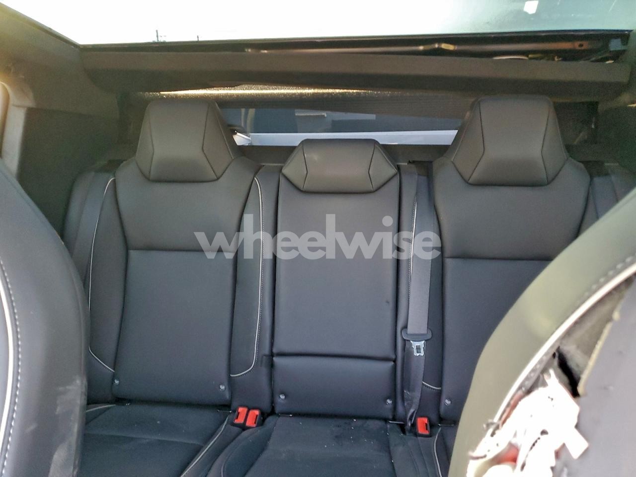 Photo 10 of 2025 TESLA CYBERTRUCK (VIN 7G2CEHED9SA058678)