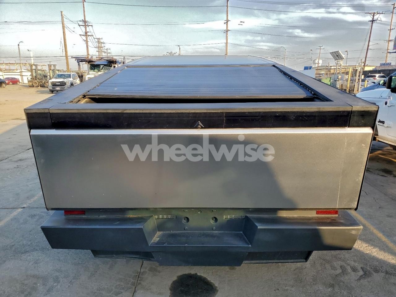 Photo 6 of 2025 TESLA CYBERTRUCK (VIN 7G2CEHED9SA058678)