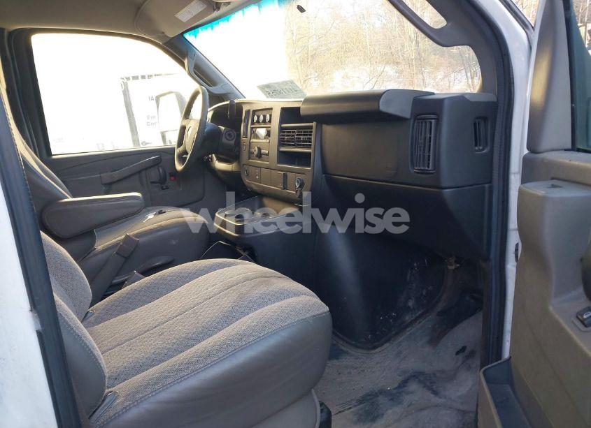 Photo 5 of 2017 Gmc Savana CUTAWAY WORK VAN (VIN 7GZ37SCG8HN007504)