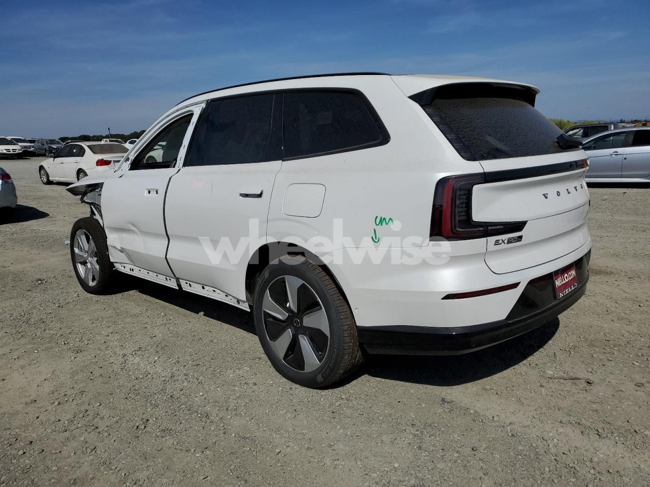 Photo 2 of 2025 VOLVO EX90 PLUS (VIN 7JDEV3VK1SG005115)