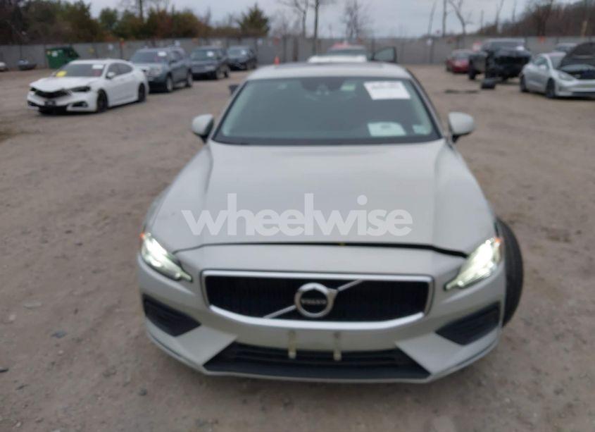 Photo 12 of 2019 Volvo S60 T5 MOMENTUM (VIN 7JR102FK1KG002019)
