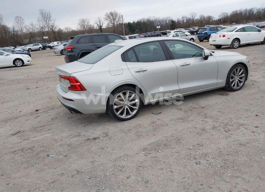 Photo 4 of 2019 Volvo S60 T5 MOMENTUM (VIN 7JR102FK1KG002019)