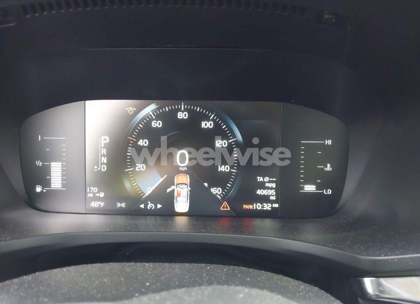 Photo 7 of 2019 Volvo S60 T5 MOMENTUM (VIN 7JR102FK1KG002019)