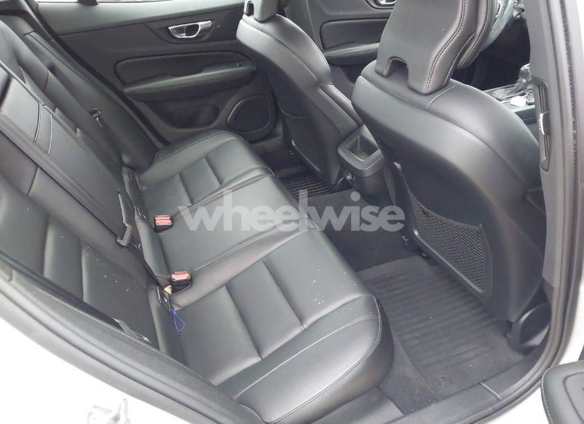 Photo 8 of 2019 Volvo S60 T5 MOMENTUM (VIN 7JR102FK1KG002019)