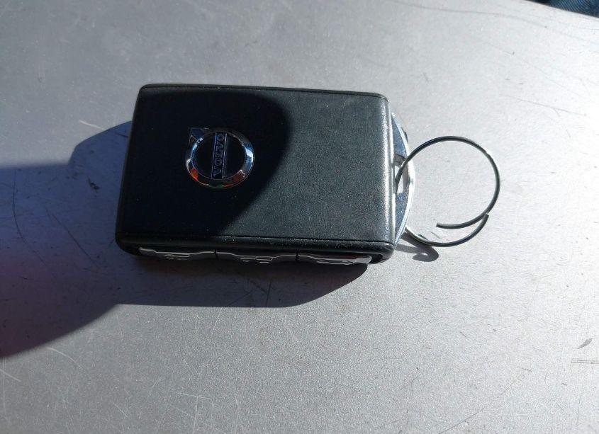 Photo 11 of 2019 Volvo S60 T5 MOMENTUM (VIN 7JR102FKXKG003444)