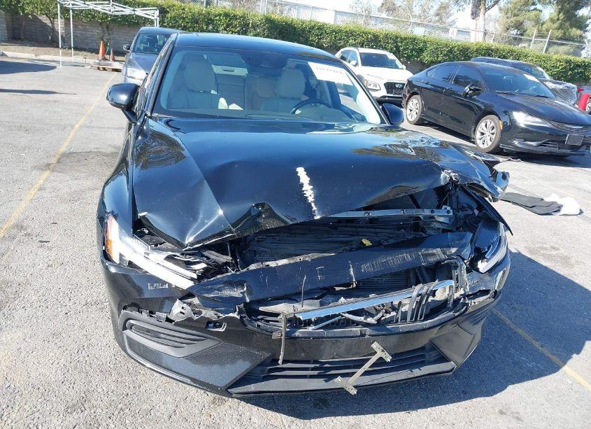 Photo 12 of 2019 Volvo S60 T5 MOMENTUM (VIN 7JR102FKXKG003444)