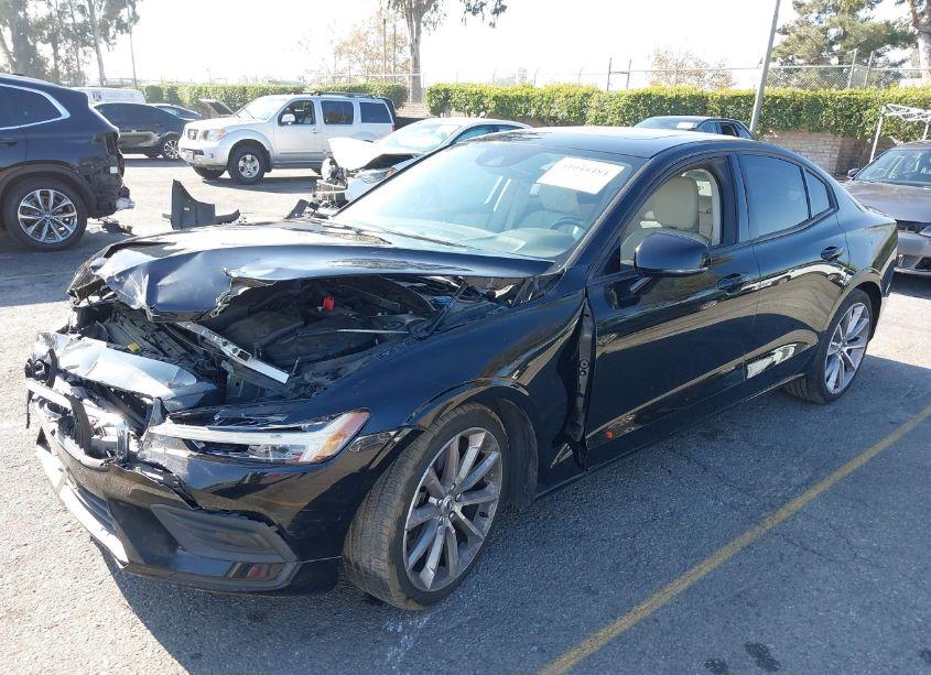 Photo 2 of 2019 Volvo S60 T5 MOMENTUM (VIN 7JR102FKXKG003444)