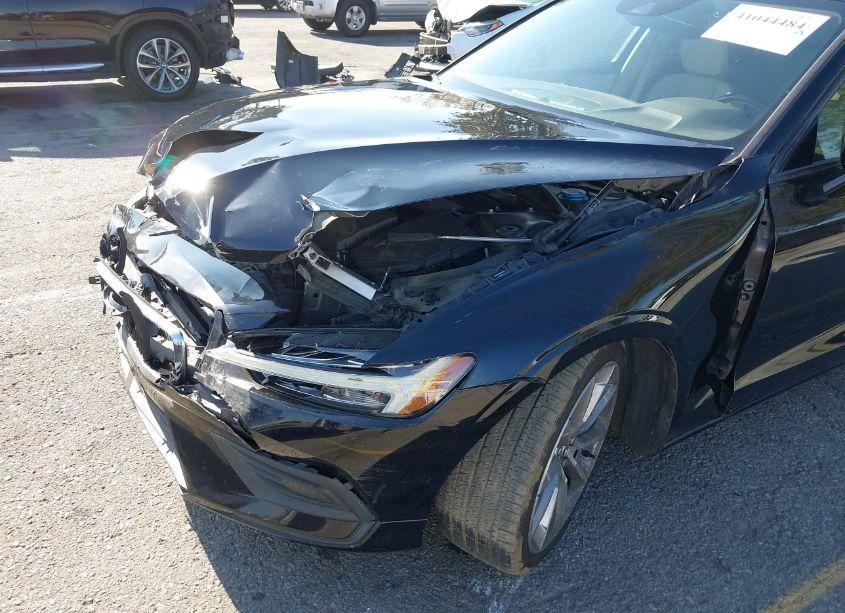 Photo 6 of 2019 Volvo S60 T5 MOMENTUM (VIN 7JR102FKXKG003444)