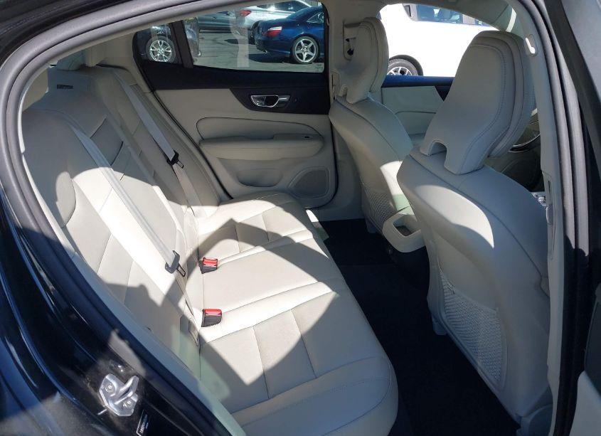Photo 8 of 2019 Volvo S60 T5 MOMENTUM (VIN 7JR102FKXKG003444)