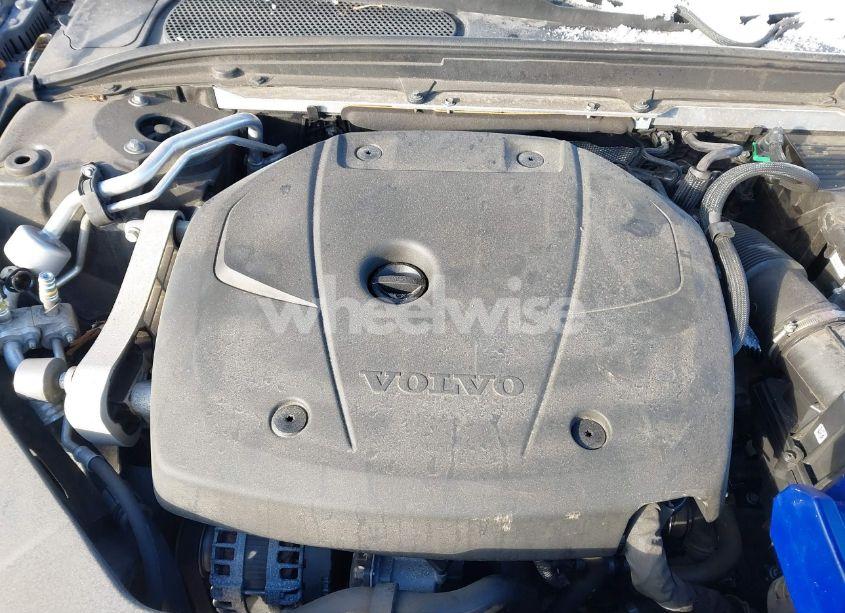 Photo 10 of 2019 Volvo S60 T5 INSCRIPTION (VIN 7JR102FL4KG013802)