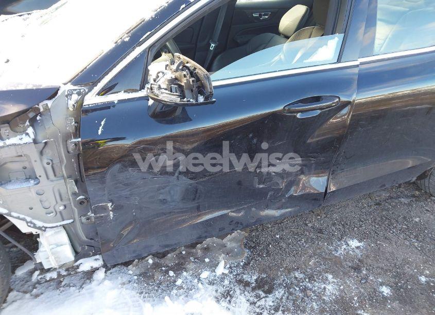 Photo 19 of 2019 Volvo S60 T5 INSCRIPTION (VIN 7JR102FL4KG013802)