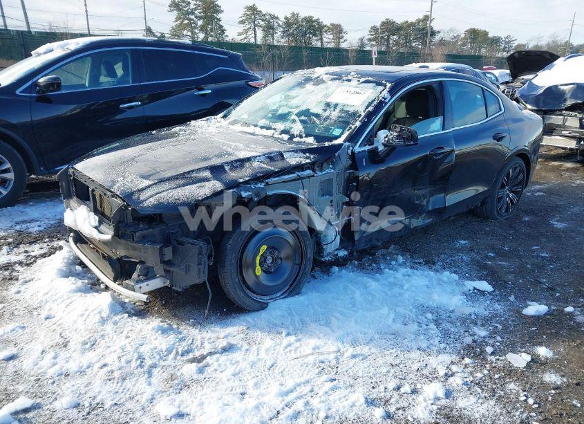Photo 2 of 2019 Volvo S60 T5 INSCRIPTION (VIN 7JR102FL4KG013802)