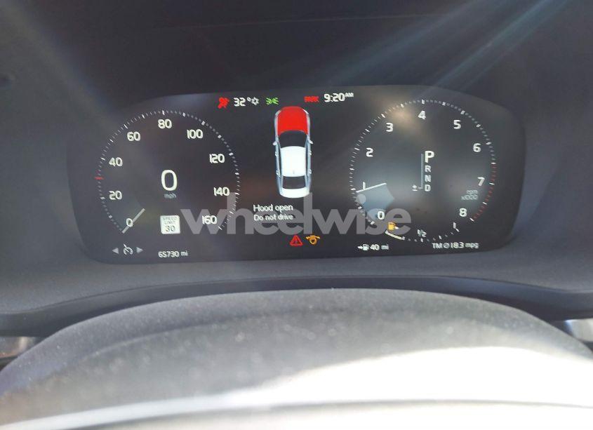 Photo 7 of 2019 Volvo S60 T5 INSCRIPTION (VIN 7JR102FL4KG013802)