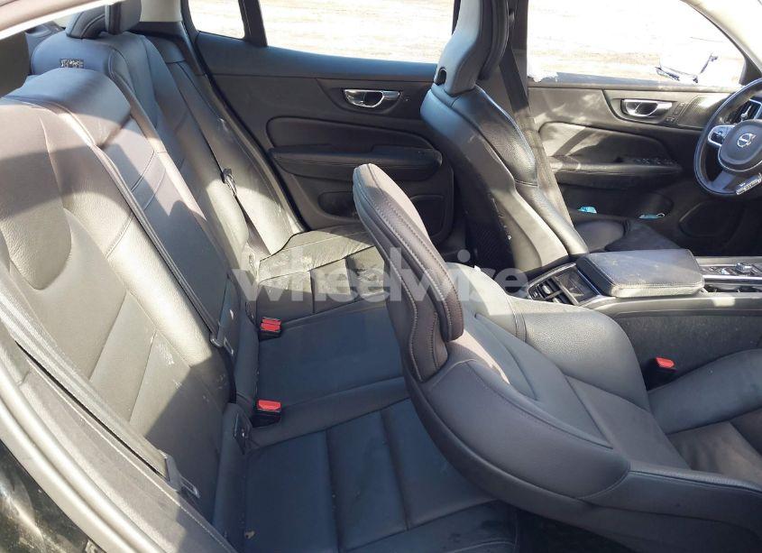 Photo 8 of 2019 Volvo S60 T5 INSCRIPTION (VIN 7JR102FL4KG013802)