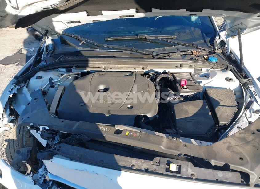 Photo 10 of 2019 Volvo S60 T5 R-DESIGN (VIN 7JR102FM3KG013010)