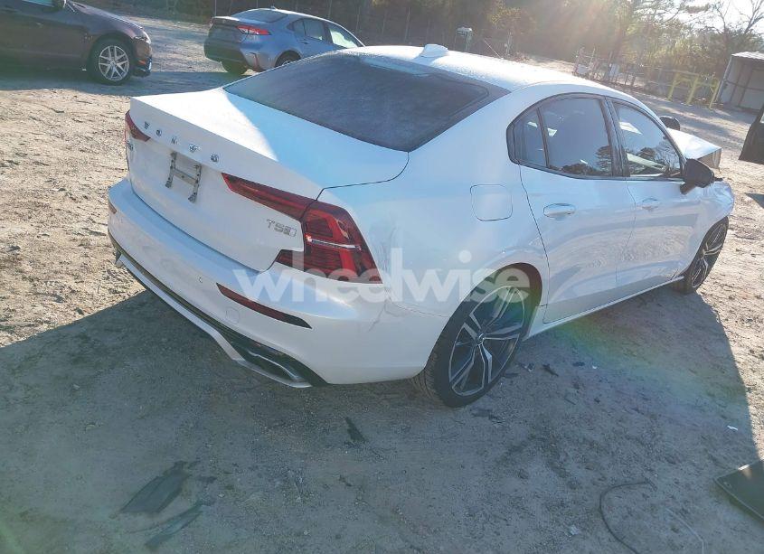 Photo 4 of 2019 Volvo S60 T5 R-DESIGN (VIN 7JR102FM3KG013010)