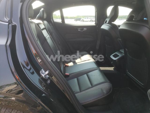 Photo 3 of 2019 VOLVO S60 T5 R-DESIGN N/A (VIN 7JR102FM8KG007283)