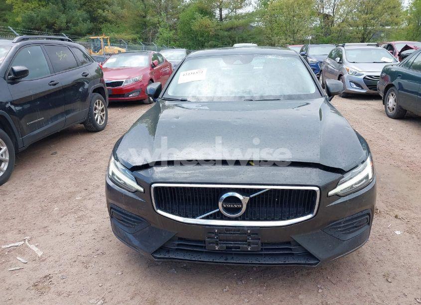 Photo 12 of 2019 Volvo S60 T6 MOMENTUM (VIN 7JRA22TK1KG018249)